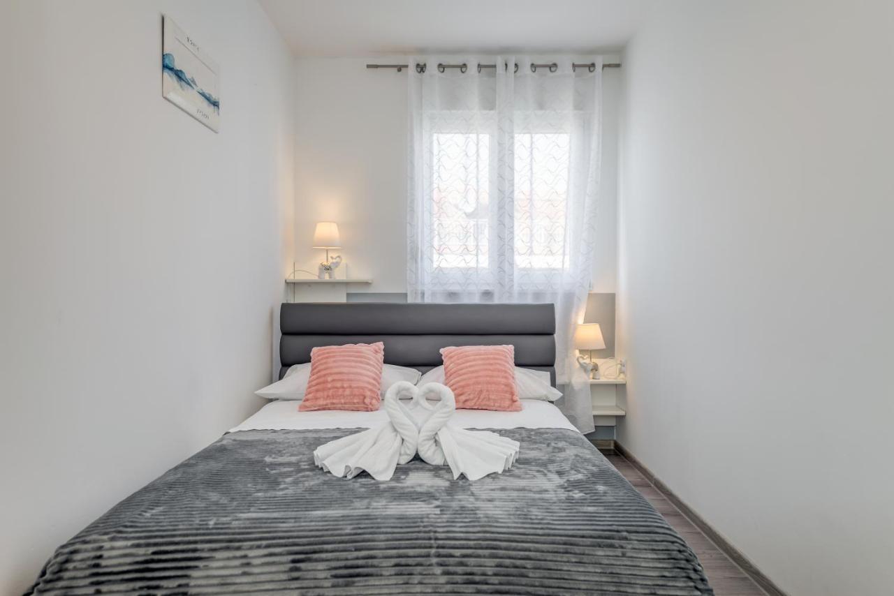 Summer Orchid - Spacious Duplex By The Beach & Ps5 Stobreč Dış mekan fotoğraf
