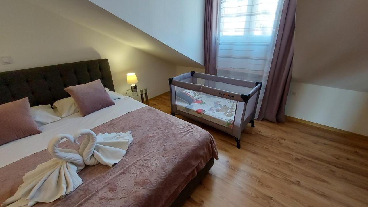Summer Orchid - Spacious Duplex By The Beach & Ps5 Stobreč Dış mekan fotoğraf